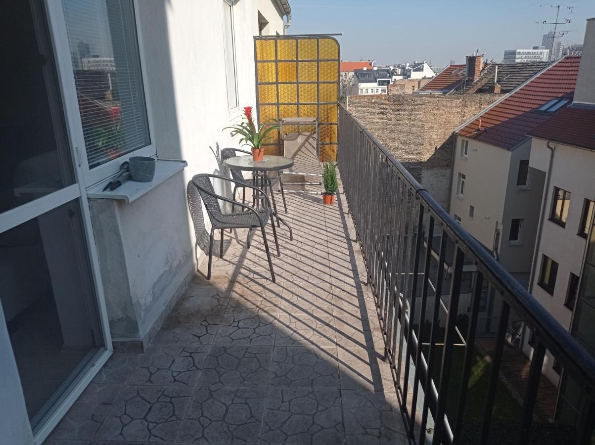 Amazing Flat In Old Town With Large Balcony Διαμέρισμα Μπρατισλάβα Εξωτερικό φωτογραφία